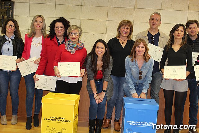 Entrega de premios a los centros de enseñanza participantes en el proyecto RED EDUCA EN ECO. - 23