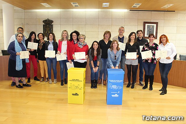 Entrega de premios a los centros de enseñanza participantes en el proyecto RED EDUCA EN ECO. - 25