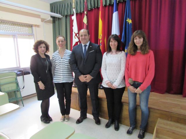 El alcalde acompaña al cnsul honorario de Francia en la Regin de Murcia en una jornada formativa organizada por el Departamento de Lengua Francesa en el IES Prado Mayor - 15