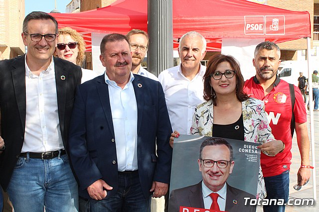 El candidato a la Presidencia de la Comunidad de la Regin de Murcia por el PSRM-PSOE, Diego Conesa, visita Totana - 14