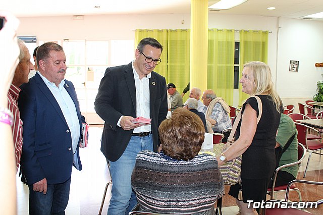 El candidato a la Presidencia de la Comunidad de la Regin de Murcia por el PSRM-PSOE, Diego Conesa, visita Totana - 19