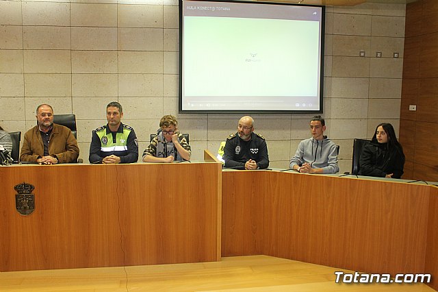 La Polica Local, con la colaboracin transversal de varias concejalas, ponen en marcha el proyecto 
