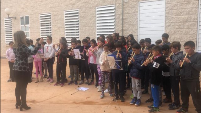Pequeños conciertos escolares en el CEIP La Cruz con motivo de Santa Cecilila, patrona de la Msica - 1