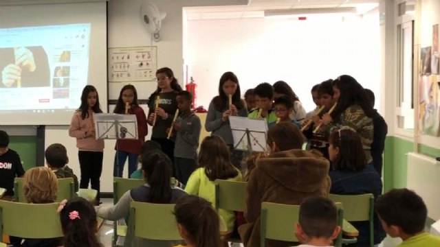 Pequeños conciertos escolares en el CEIP La Cruz con motivo de Santa Cecilila, patrona de la Msica - 11