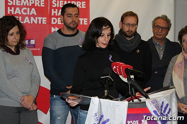 JST y el PSOE de Totana leyeron un manifiesto con motivo del Da Internacional de la Eliminacin de la Violencia contra la Mujer - 8