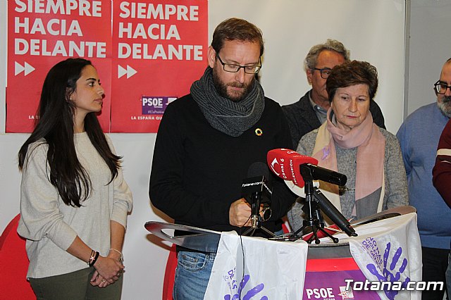 JST y el PSOE de Totana leyeron un manifiesto con motivo del Da Internacional de la Eliminacin de la Violencia contra la Mujer - 11