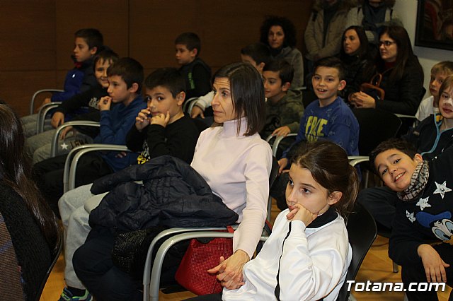 Las bases de los clubes de ftbol y ftbol-sala de Totana promocionan en sus prendas deportivas el yacimiento de La Bastida - 10