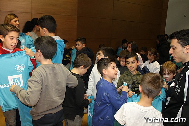 Las bases de los clubes de ftbol y ftbol-sala de Totana promocionan en sus prendas deportivas el yacimiento de La Bastida - 37
