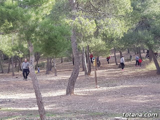 Escolares recogen basura en el paraje de La Santa - 6