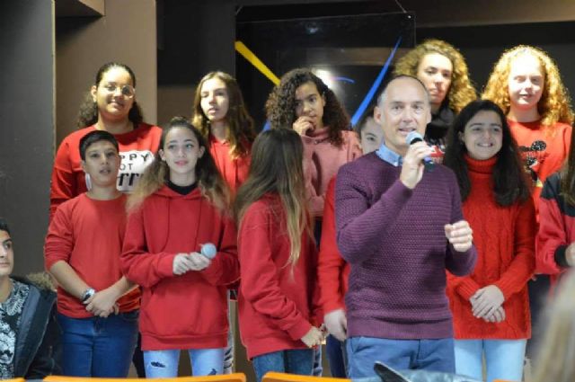 Los alumnos del Coro y la Banda de Msica del IES Juan de la Cierva y Codornu ofrecieron varios conciertos de Navidad - 11
