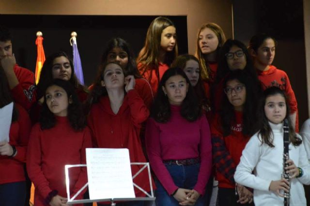 Los alumnos del Coro y la Banda de Msica del IES Juan de la Cierva y Codornu ofrecieron varios conciertos de Navidad - 14