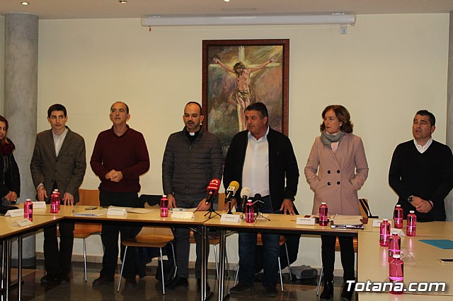 El alcalde felicita al Nazareno de Honor y a la Pregonera de la Semana Santa del 2020 , Jos Antonio Garca Snchez y Carmen Ibñez Aznar - 3