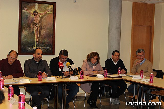 El alcalde felicita al Nazareno de Honor y a la Pregonera de la Semana Santa del 2020 , Jos Antonio Garca Snchez y Carmen Ibñez Aznar - 8