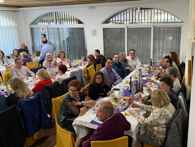 Grato ambiente en la comida de hermandad de la Cofrada de Nuestro Padre Jess Nazareno y Santo Entierro de Cristo - 3