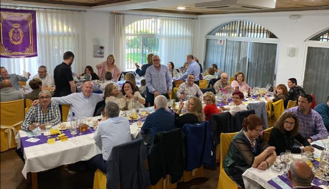 Grato ambiente en la comida de hermandad de la Cofrada de Nuestro Padre Jess Nazareno y Santo Entierro de Cristo - 5