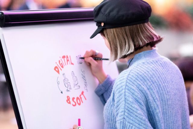 Cómo incorporar con éxito los chatbots y mejorar la experiencia del cliente - 1, Foto 1