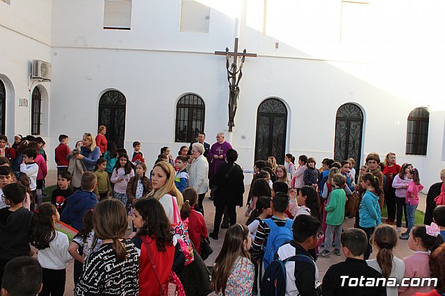 Bendicin del nuevo Cristo en el patio del Convento de los Padres Capuchinos - 1