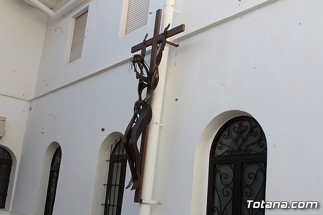 Bendicin del nuevo Cristo en el patio del Convento de los Padres Capuchinos - 9