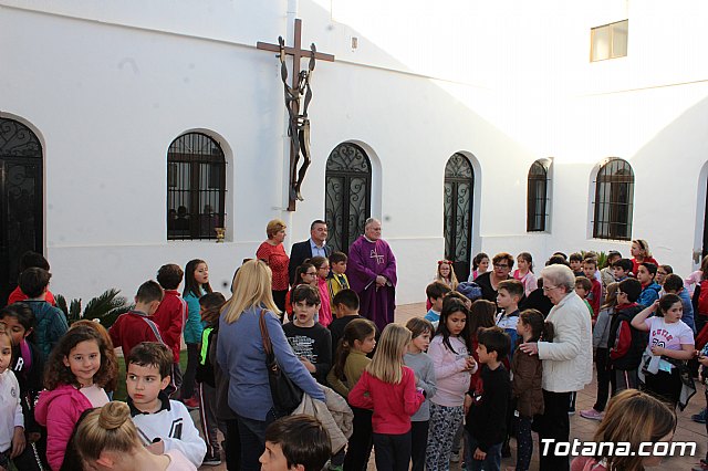 Bendicin del nuevo Cristo en el patio del Convento de los Padres Capuchinos - 11