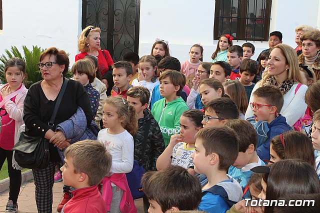 Bendicin del nuevo Cristo en el patio del Convento de los Padres Capuchinos - 22