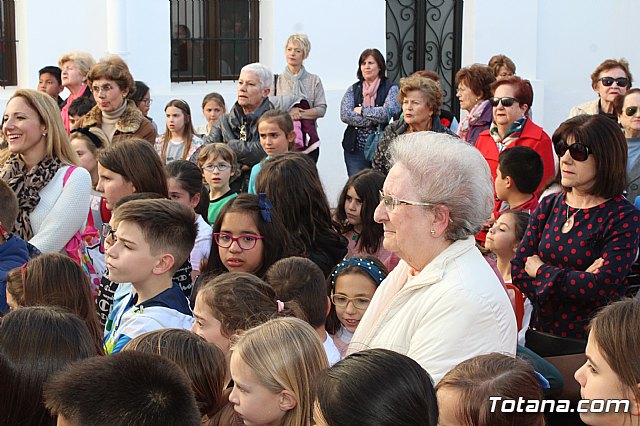 Bendicin del nuevo Cristo en el patio del Convento de los Padres Capuchinos - 23