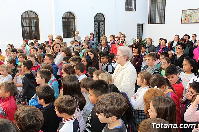 Bendicin del nuevo Cristo en el patio del Convento de los Padres Capuchinos - 25