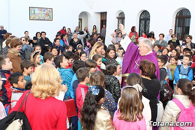 Bendicin del nuevo Cristo en el patio del Convento de los Padres Capuchinos - 31