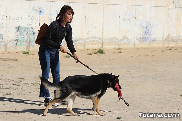 Exhibicin canina de animales que trabajan para contribuir a la recuperacin psicolgica de vctimas de violencia de gnero - 23