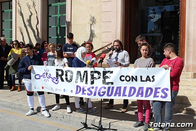 Manifiesto Institucional con motivo de la celebracin del Da Internacional de la Mujer - 21
