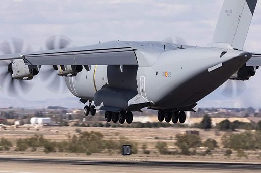 Un avión del Ejército del Aire español aterriza en Torrejón con diez mil equipos de protección individual - 1, Foto 1