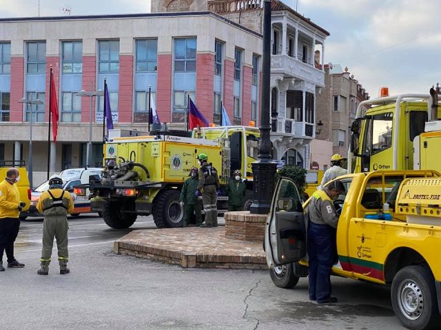 Bomberos forestales ya se encuentran en Totana para realizar trabajos de limpieza y desinfeccin en puntos estratgicos del municipio - 1