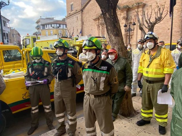 Bomberos forestales ya se encuentran en Totana para realizar trabajos de limpieza y desinfeccin en puntos estratgicos del municipio - 3