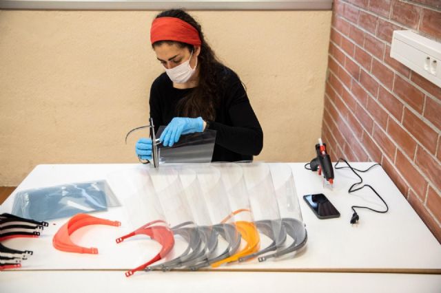 CoronavirusMakers reparte más de 26.000 pantallas protectoras de impresión 3D entre hospitales de Cataluña - 1, Foto 1