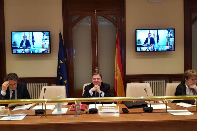 Planas hace un llamamiento a las comunidades autónomas: Si todos cooperamos tendremos una respuesta positiva a las demandas de empleo del sector agrario - 1, Foto 1