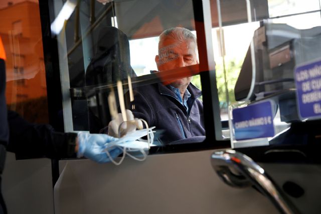 Completado el envío de mascarillas a las comunidades autónomas para su distribución entre trabajadores del transporte público terrestre de competencia autonómica y local - 1, Foto 1