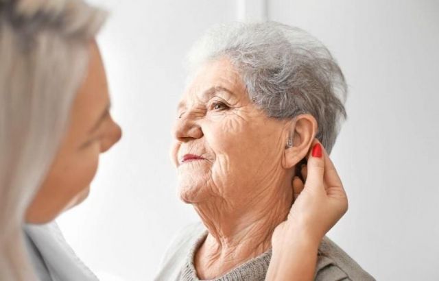 La pérdida auditiva, una patología cada vez más común en personas mayores - 1, Foto 1