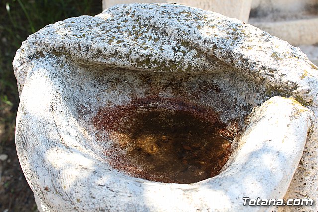 Unos vndalos destrozan una estacin del Va Crucis de La Santa - 5