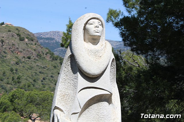 Unos vndalos destrozan una estacin del Va Crucis de La Santa - 19