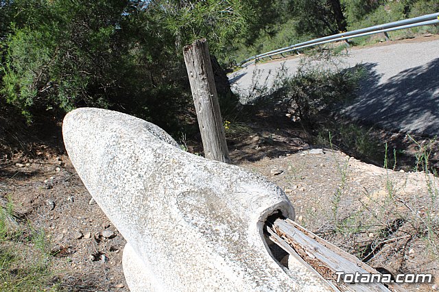 Unos vndalos destrozan una estacin del Va Crucis de La Santa - 31