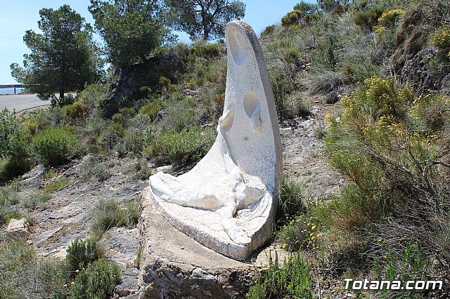 Unos vndalos destrozan una estacin del Va Crucis de La Santa - 40