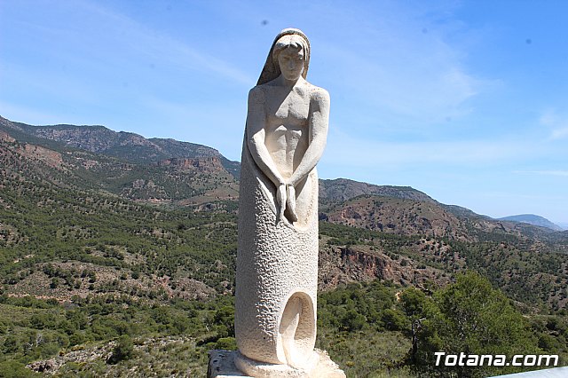 Unos vndalos destrozan una estacin del Va Crucis de La Santa - 33