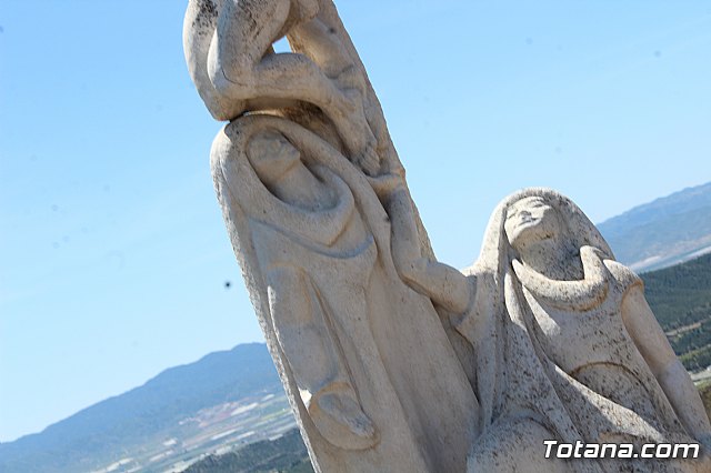 Unos vndalos destrozan una estacin del Va Crucis de La Santa - 43