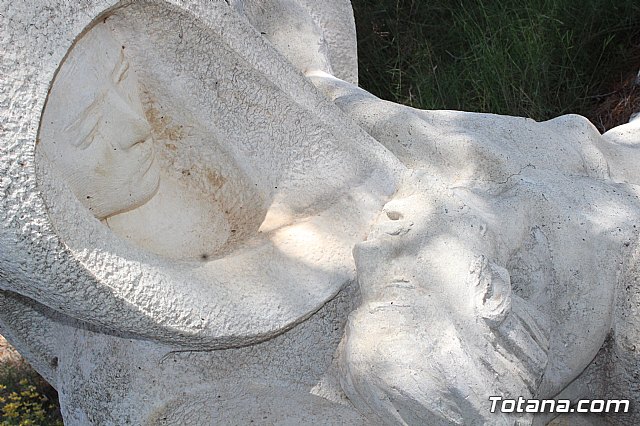 Unos vndalos destrozan una estacin del Va Crucis de La Santa - 47