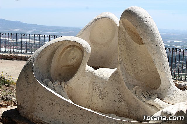 Unos vndalos destrozan una estacin del Va Crucis de La Santa - 53