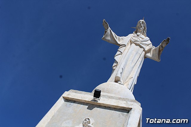 Unos vndalos destrozan una estacin del Va Crucis de La Santa - 58