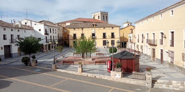 El Ayuntamiento de Pareja no cobrará a los bares por sus terrazas y permitirá que ocupen más espacio - 1, Foto 1