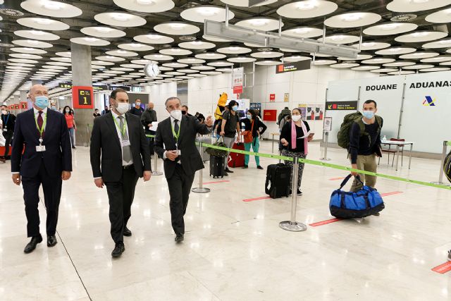Ábalos supervisa las medidas de prevención y control adoptadas en los aeropuertos españoles por el Covid-19 - 1, Foto 1