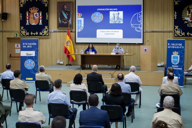 Robles rinde homenaje a las Fuerzas Armadas por su implicación en la operación ´Balmis´ y estar al lado de los más vulnerables - 1, Foto 1