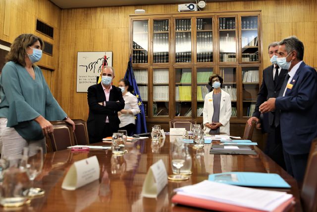Ribera transmite al presidente de Cantabria su compromiso para buscar soluciones que apoyen la descarbonización de Solvay - 1, Foto 1