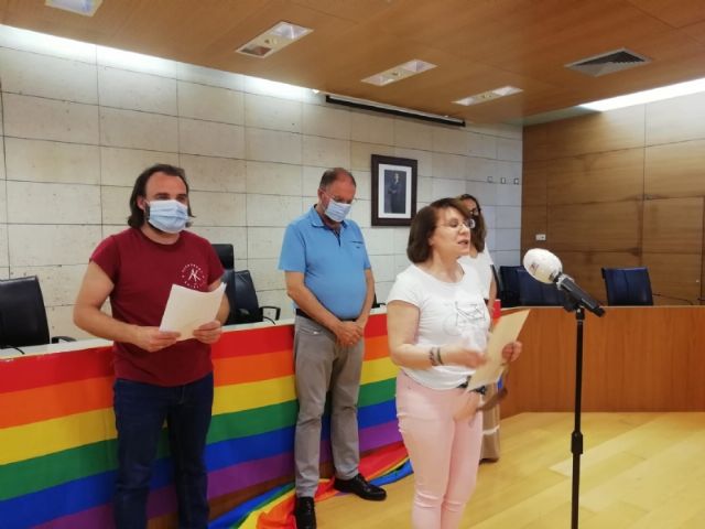Entregan los premios del I Concurso de Poesa, Relato Breve y Cmic organizado por la Concejala de Igualdad con motivo del Da del Orgullo LGTBI - 6